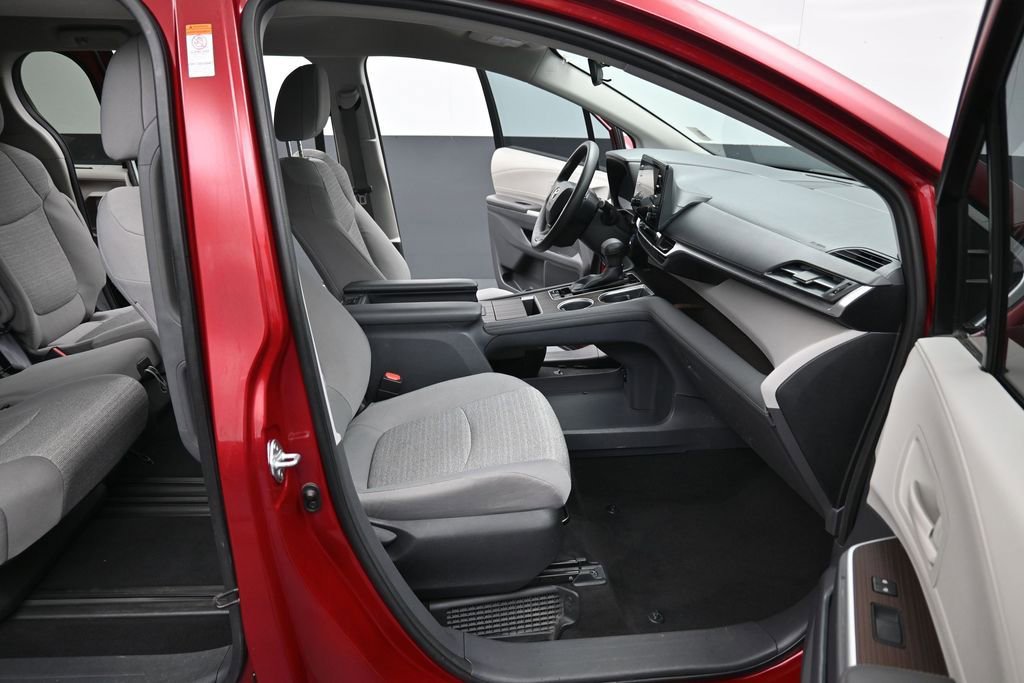 Used 2022 Toyota Sienna LE FWD image 30