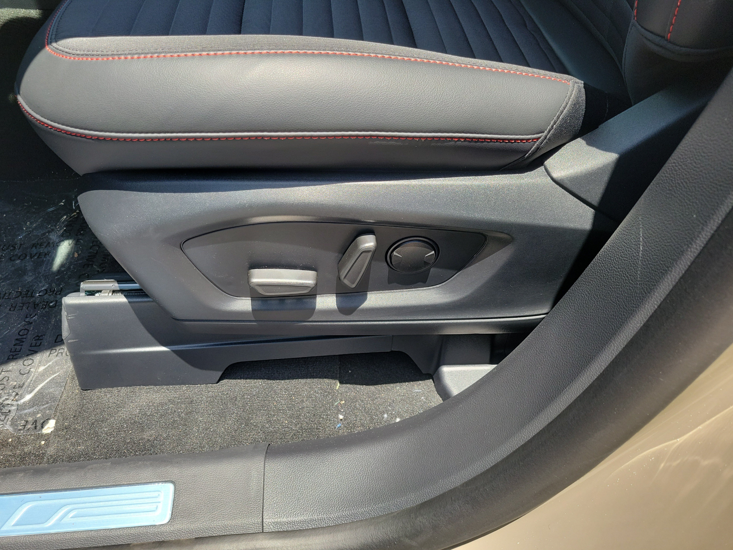 New 2026 Ford Explorer ST-Line w/ ST-Line Street Pack RWD image 16