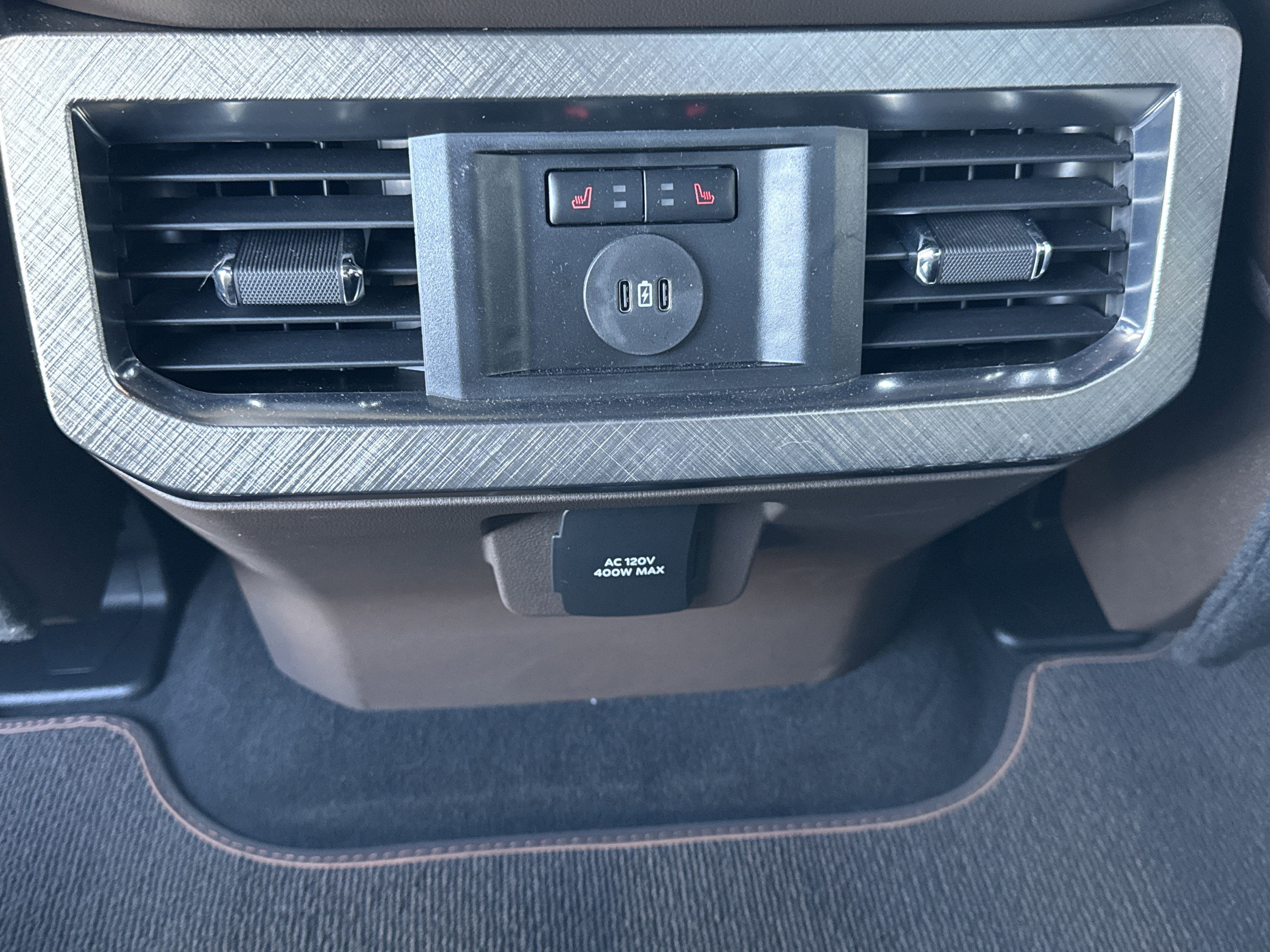 Used 2025 Ford F350 King Ranch w/ FX4 Off-Road Package image 24