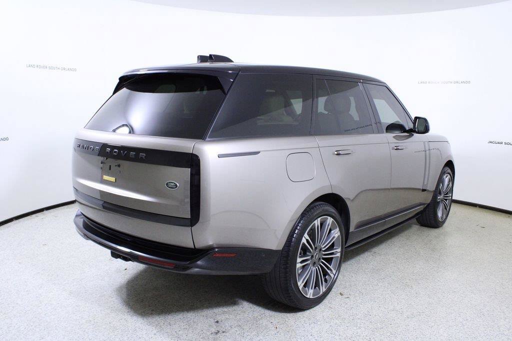 Used 2023 Land Rover Range Rover SE AWD/4WD image 7