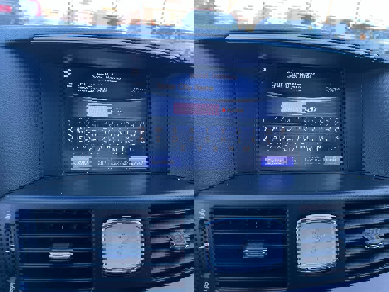 Used 2019 INFINITI Q70 Luxe image 18