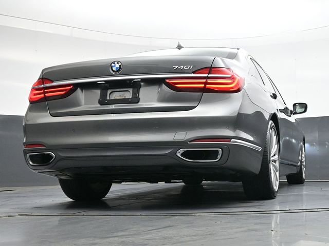 Used 2016 BMW 740i image 36