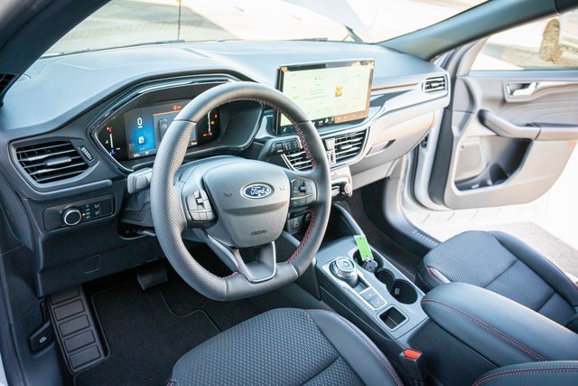 New 2025 Ford Escape ST-Line image 15