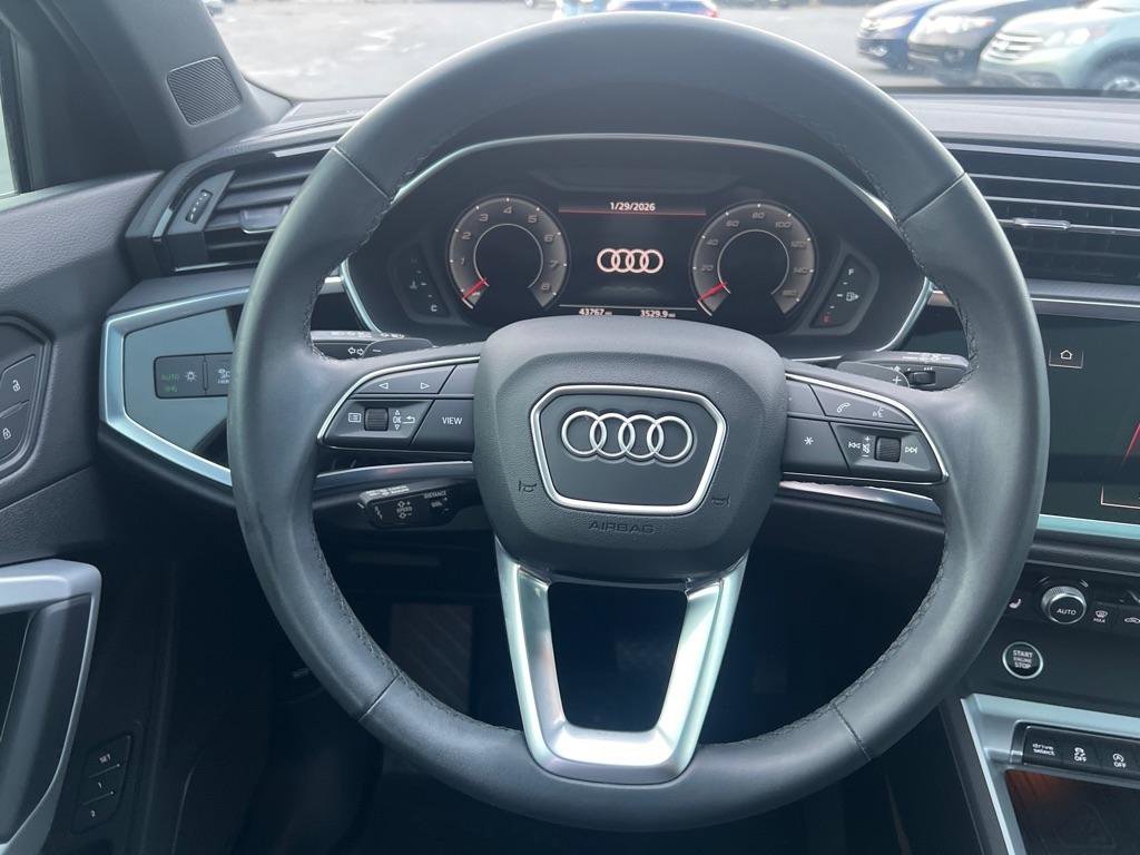 Used 2023 Audi Q3 2.0T Premium Plus w/ Premium Plus Package image 19