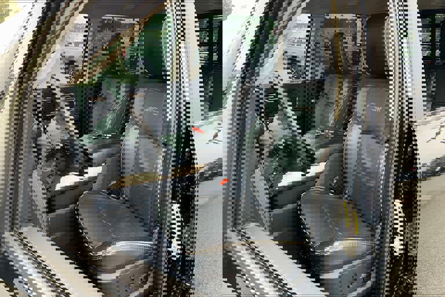 Used 2024 RAM 5500 Laramie image 7