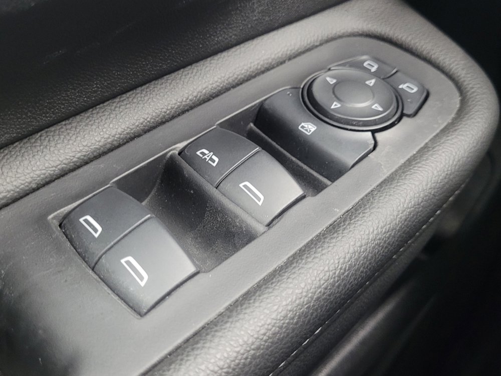 Used 2024 GMC Terrain SLE image 27