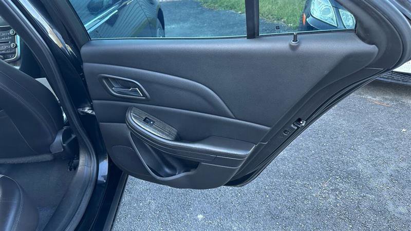 Used 2016 Chevrolet Malibu LT image 16