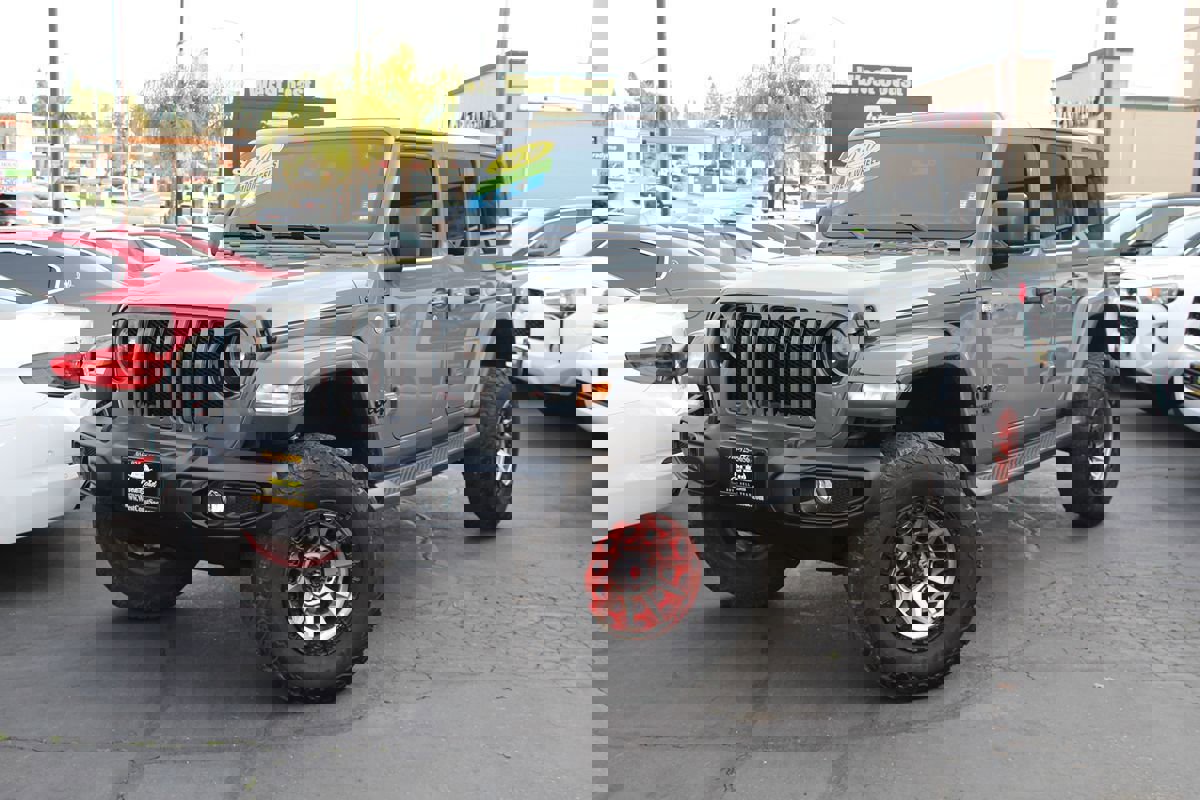 Used 2020 Jeep Wrangler Unlimited Sahara image 39