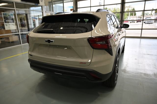 New 2026 Chevrolet Trax RS FWD image 5