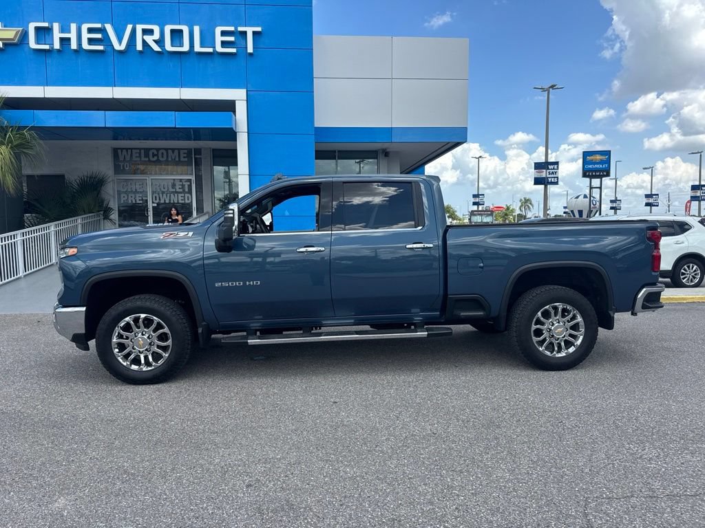 Used 2024 Chevrolet Silverado 2500 LTZ w/ LTZ Convenience Package AWD/4WD image 4
