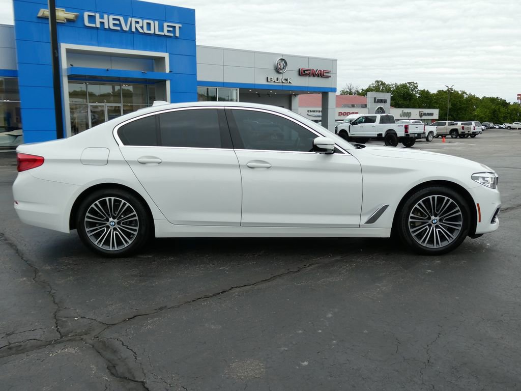 Used 2019 BMW 530i xDrive w/ Convenience Package AWD/4WD image 4