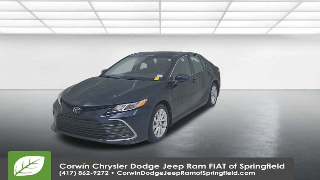 Used 2021 Toyota Camry LE image 6