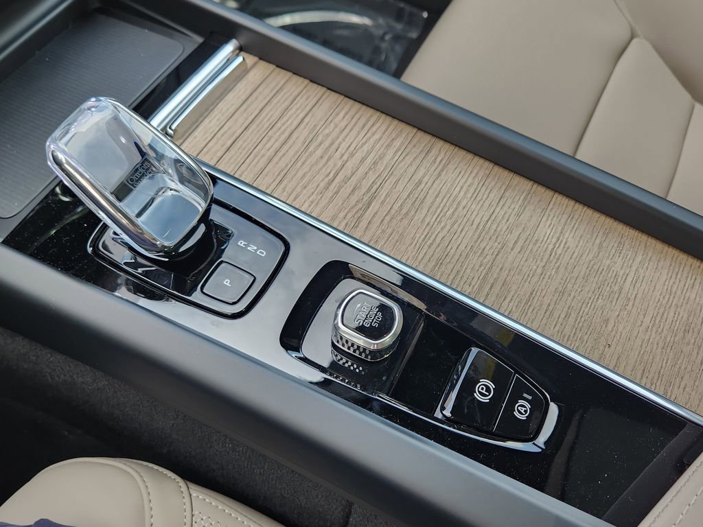 New 2026 Volvo XC60 B5 Plus w/ Protection Package Premier image 11