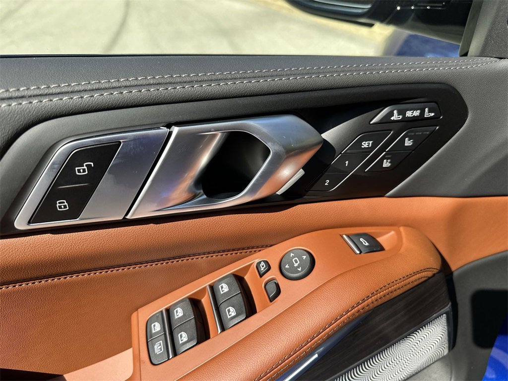 New 2026 BMW X7 M60i image 14