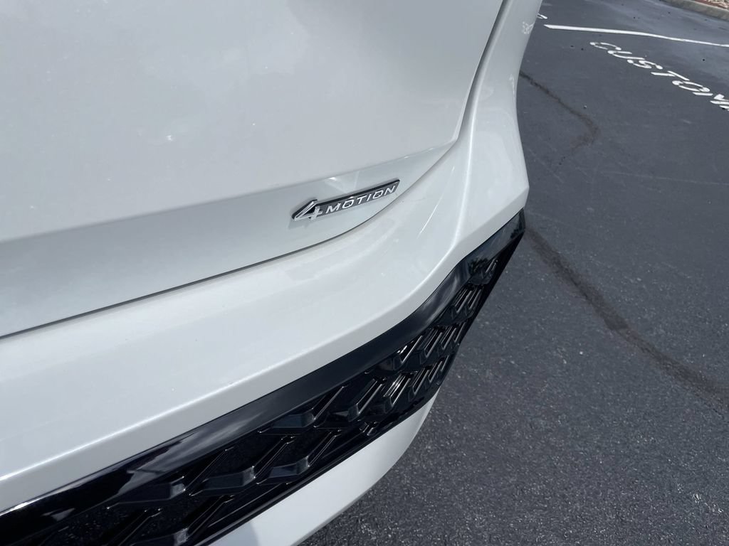 Certified 2026 Volkswagen Tiguan SEL R-Line AWD/4WD image 6