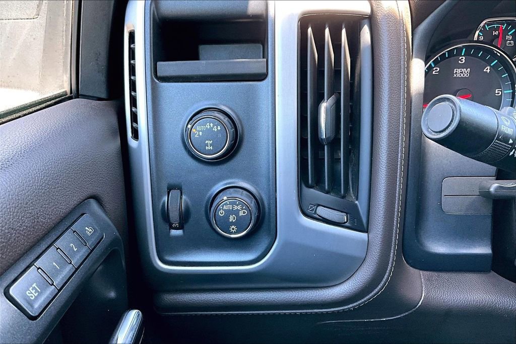 Used 2018 GMC Sierra 1500 SLT w/ SLT Premium Package AWD/4WD image 15
