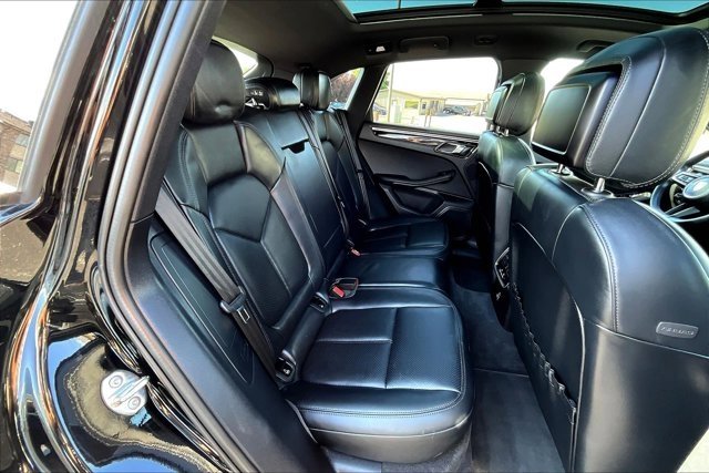 Used 2024 Porsche Macan image 25