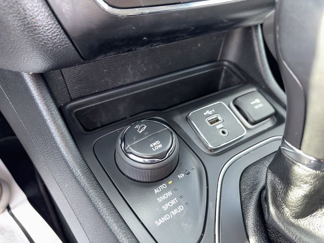 Used 2021 Jeep Cherokee Latitude Lux w/ Trailer Tow Group image 26