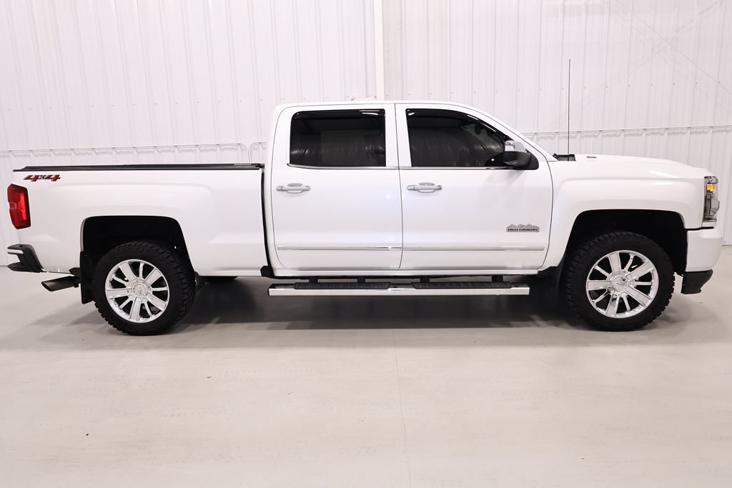 Used 2018 Chevrolet Silverado 1500 High Country AWD/4WD image 2