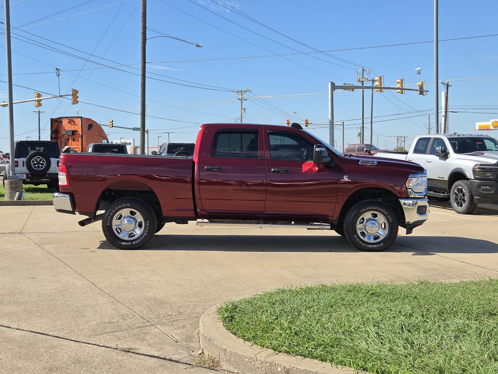 Used 2024 RAM 2500 Tradesman w/ Chrome Appearance Group AWD/4WD image 7