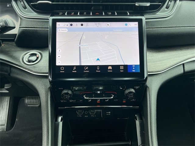 Used 2025 Jeep Grand Cherokee Limited image 21