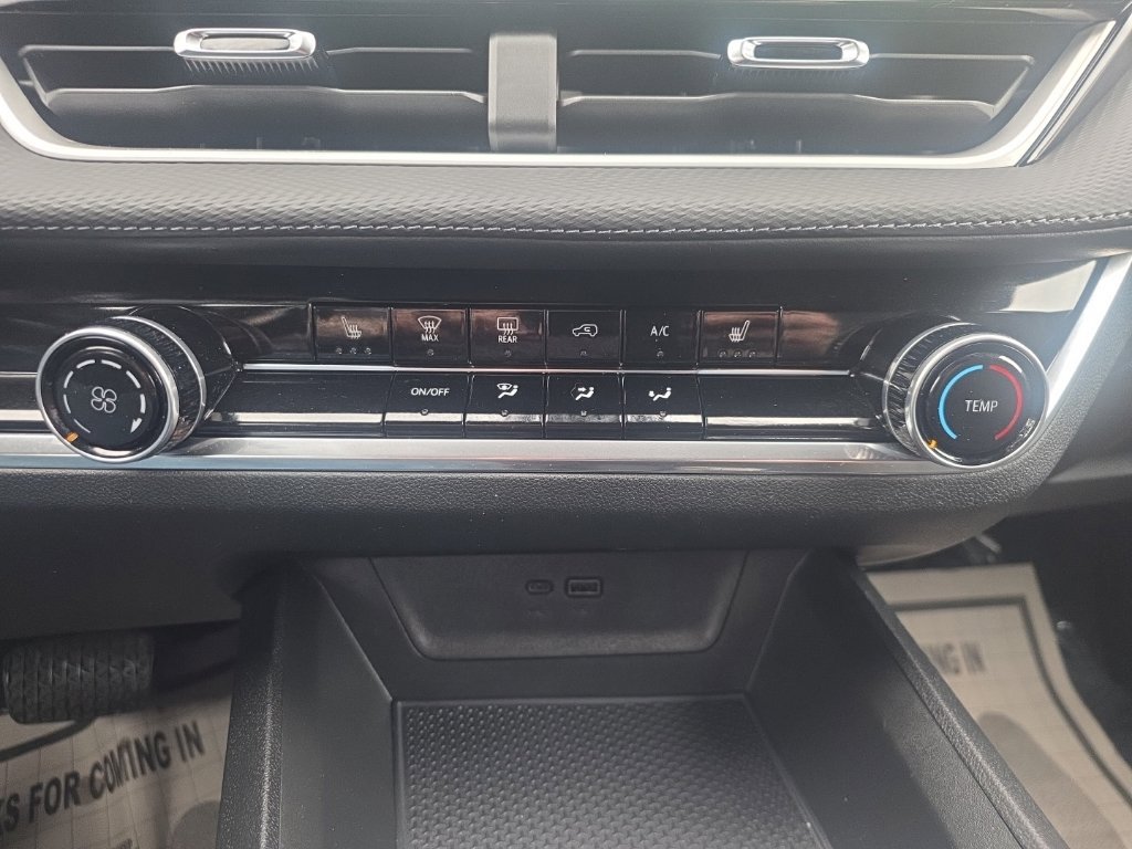 Used 2025 Chevrolet Equinox LT w/ Safety and Technology Package AWD/4WD image 28