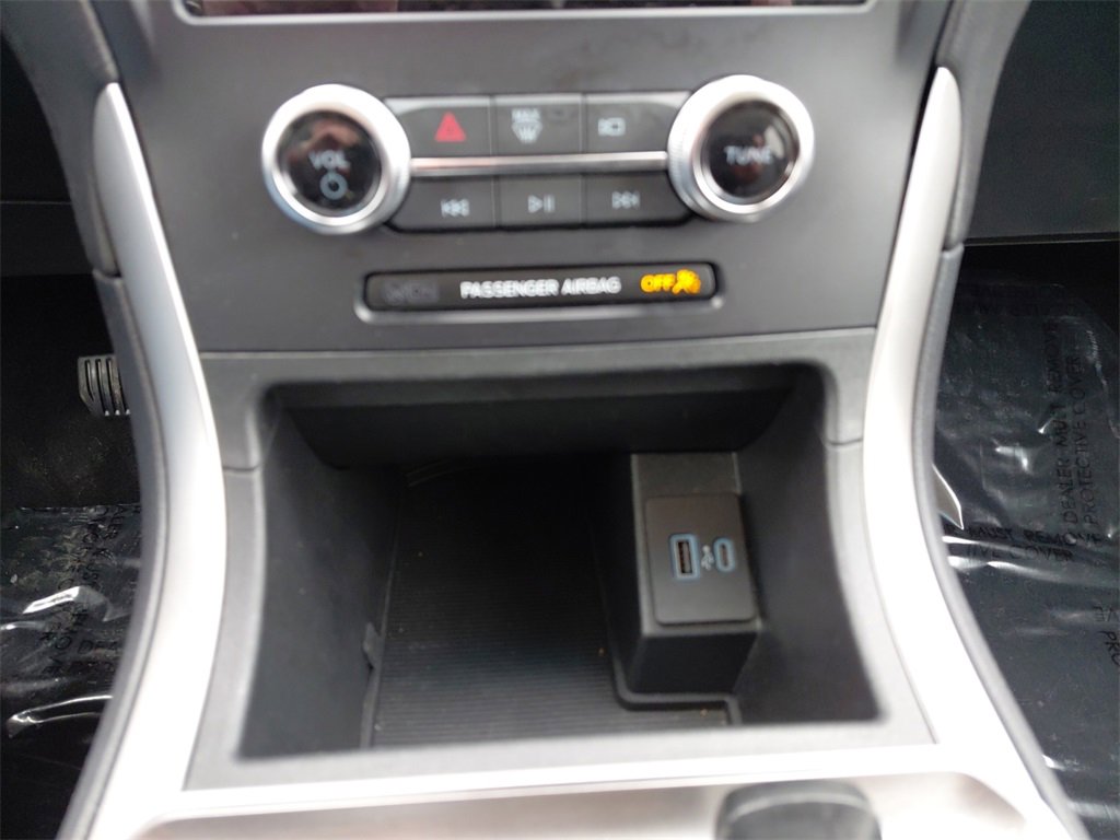 Used 2024 Ford Edge SEL image 37