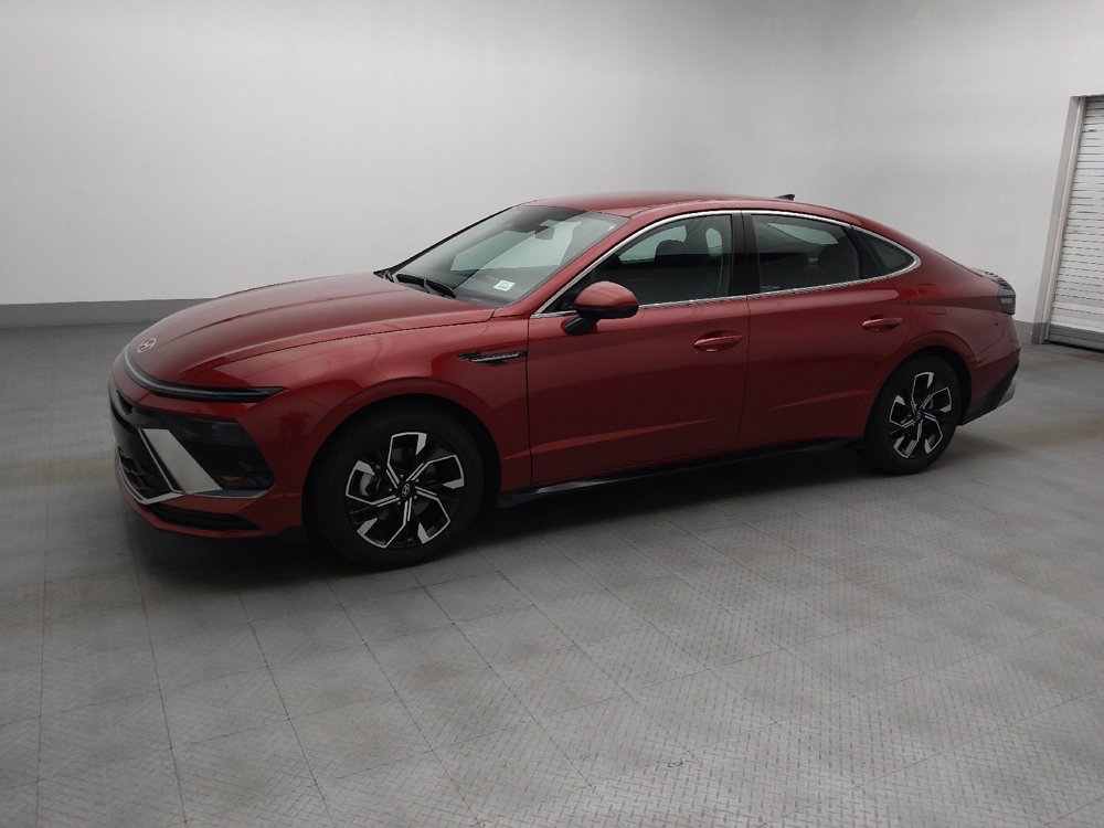 Used 2025 Hyundai Sonata SEL FWD image 2