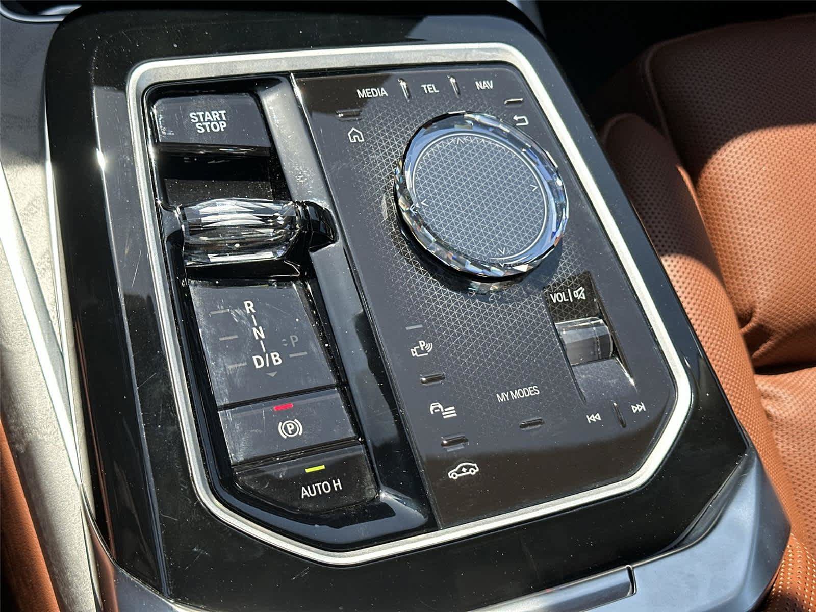 Used 2025 BMW i7 eDrive50 w/ Premium Package RWD image 36