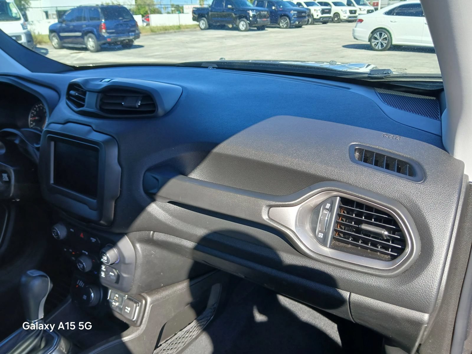 Used 2020 Jeep Renegade Limited w/ LED Lighting Group AWD/4WD image 39