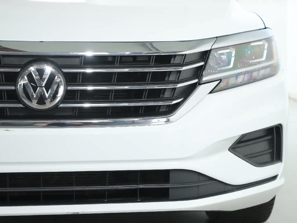 Certified 2022 Volkswagen Passat 2.0T SE FWD image 7