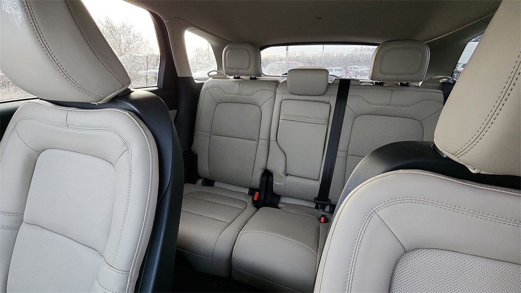 Used 2025 Lincoln Corsair FWD w/ Equipment Group 101A image 12