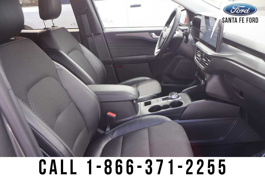 Used 2025 Ford Escape SE FWD image 26