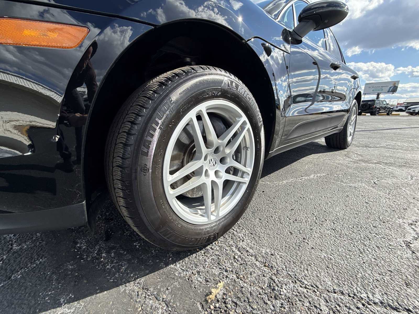Used 2021 Porsche Macan AWD/4WD image 18