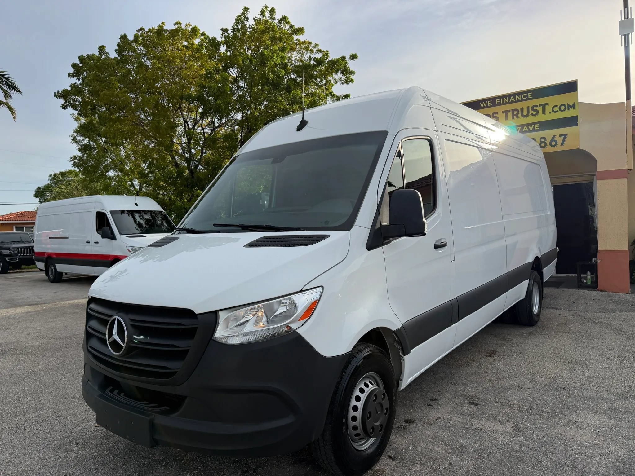 Used 2024 Mercedes-Benz Sprinter 3500 w/ Acoustic Package image 2