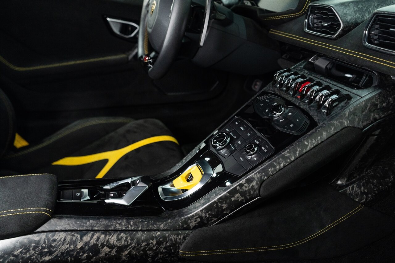 Used 2019 Lamborghini Huracan Performante AWD/4WD image 77