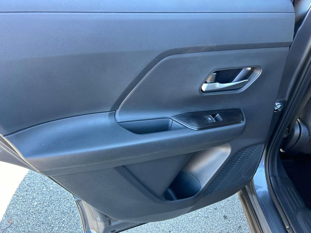 New 2026 Nissan Kicks SR w/ Cold Weather Package AWD/4WD image 18