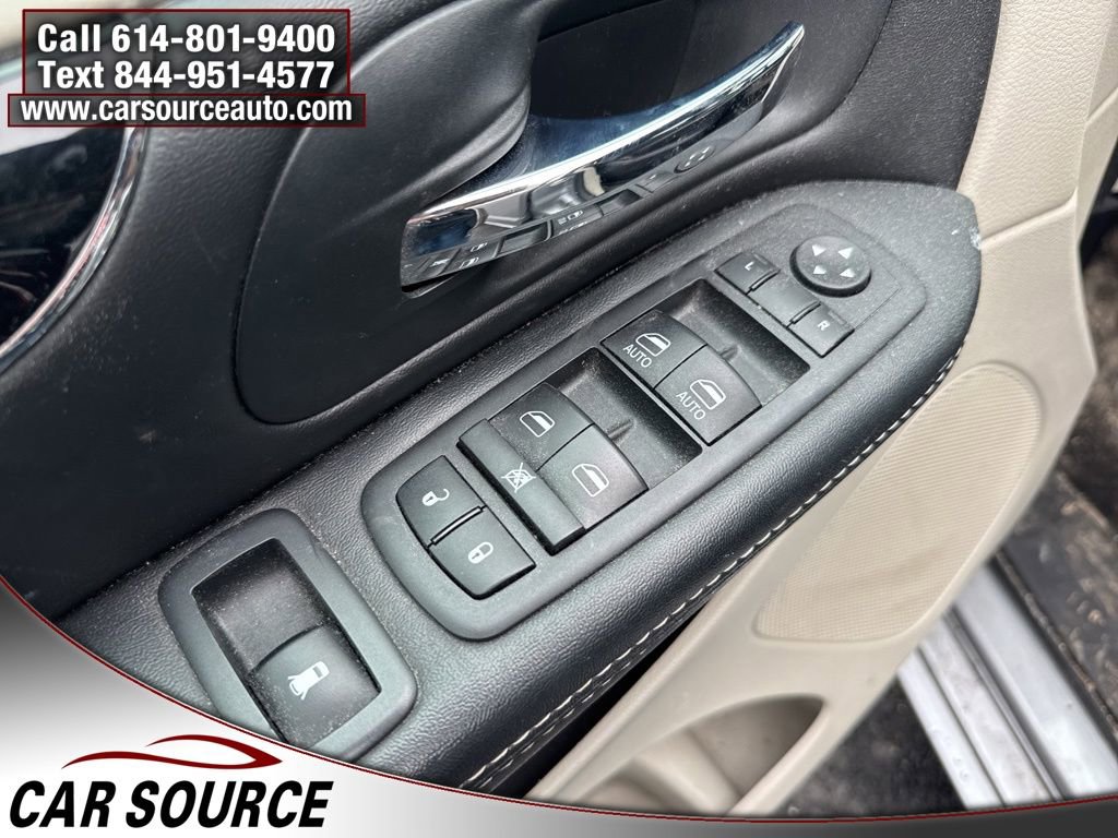 Used 2019 Dodge Grand Caravan SXT image 15