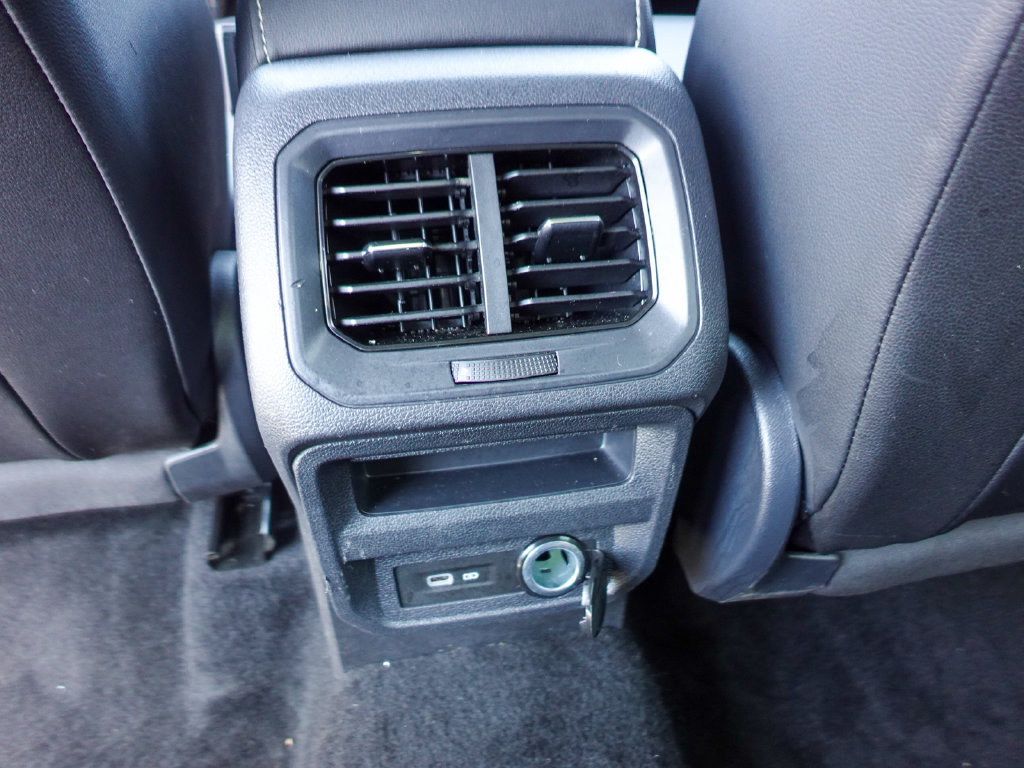 Used 2023 Volkswagen Tiguan SE R-Line FWD image 25