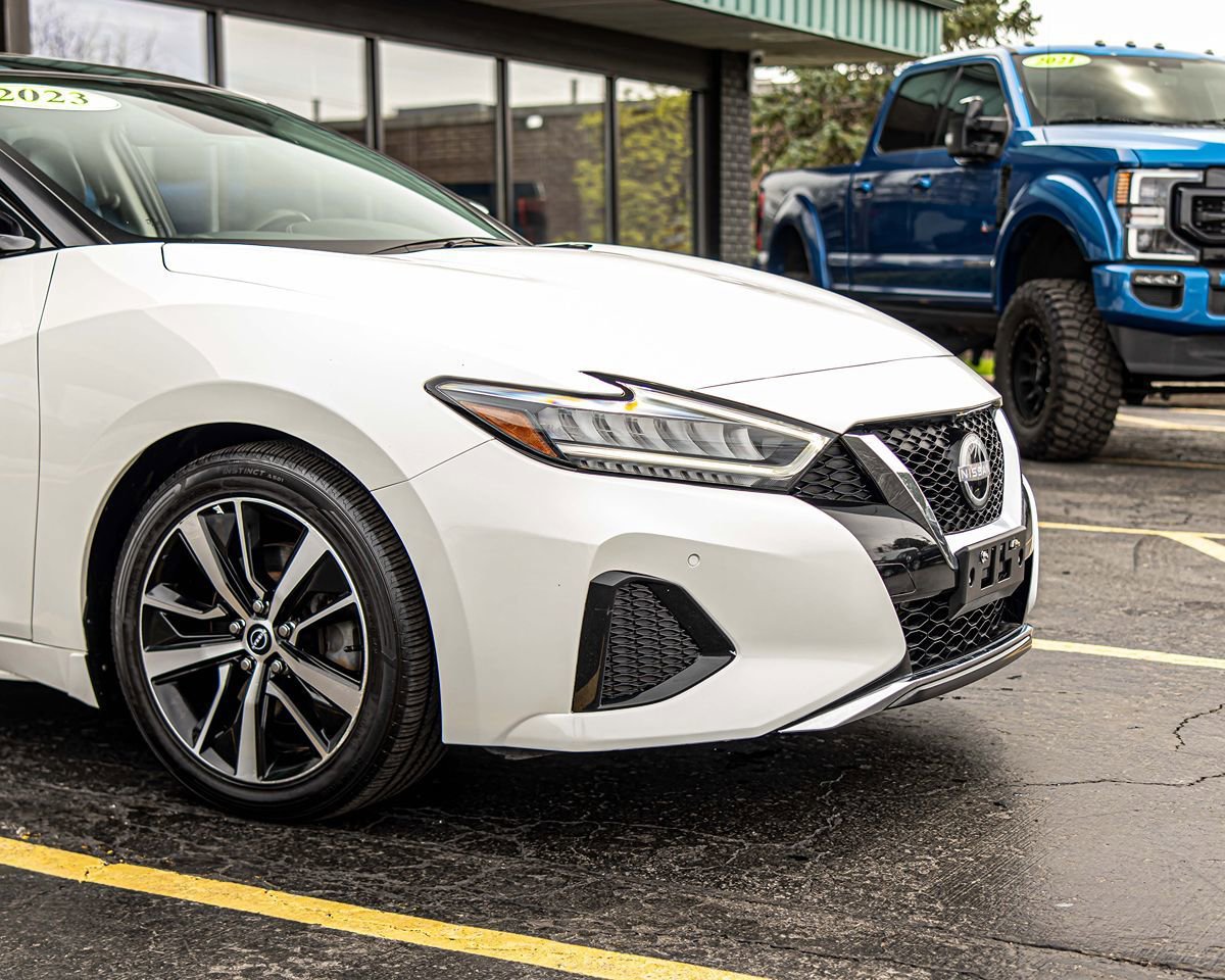 Used 2023 Nissan Maxima SL FWD image 3