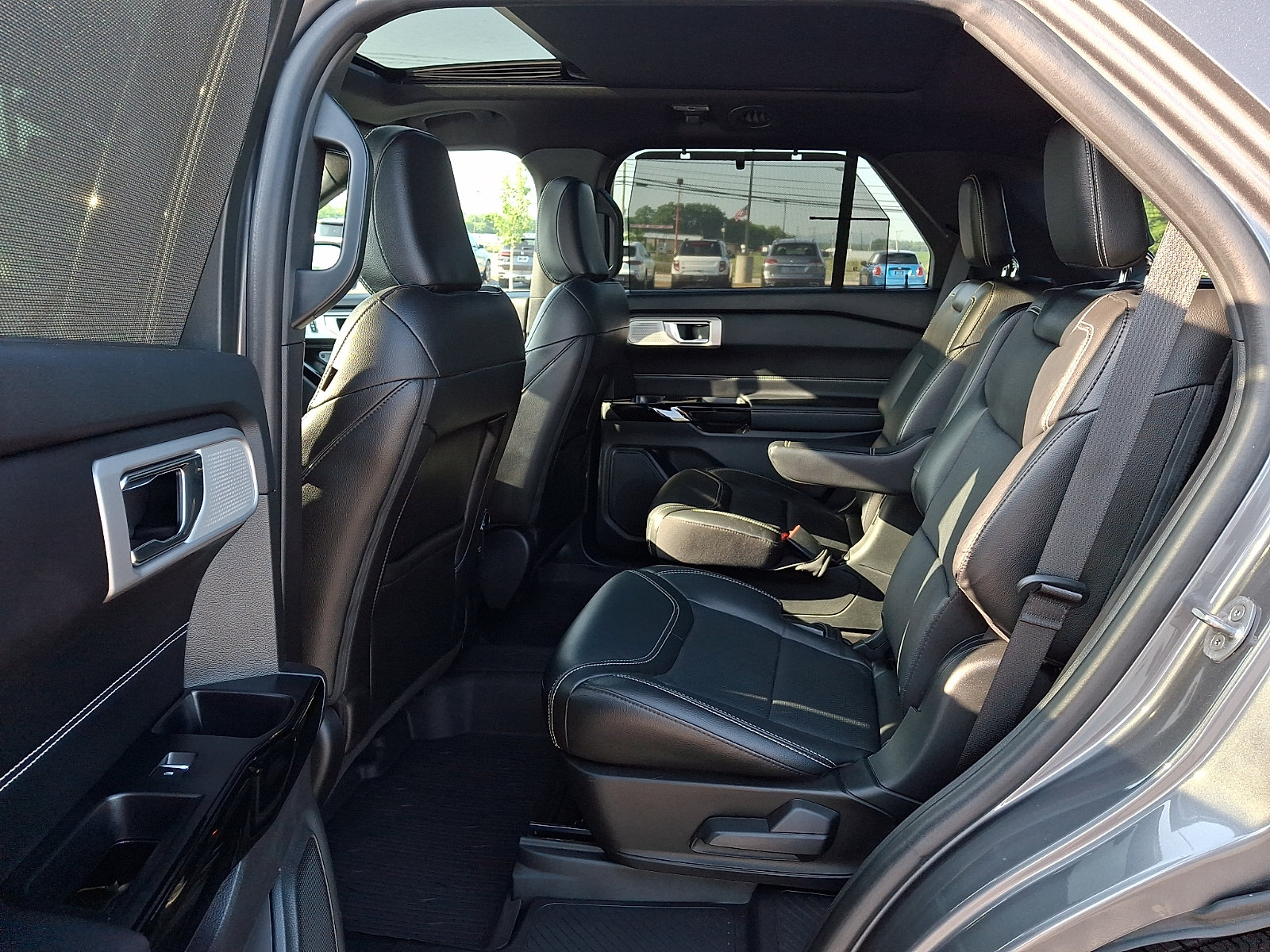 Used 2022 Ford Explorer ST w/ Equipment Group 401A AWD/4WD image 10