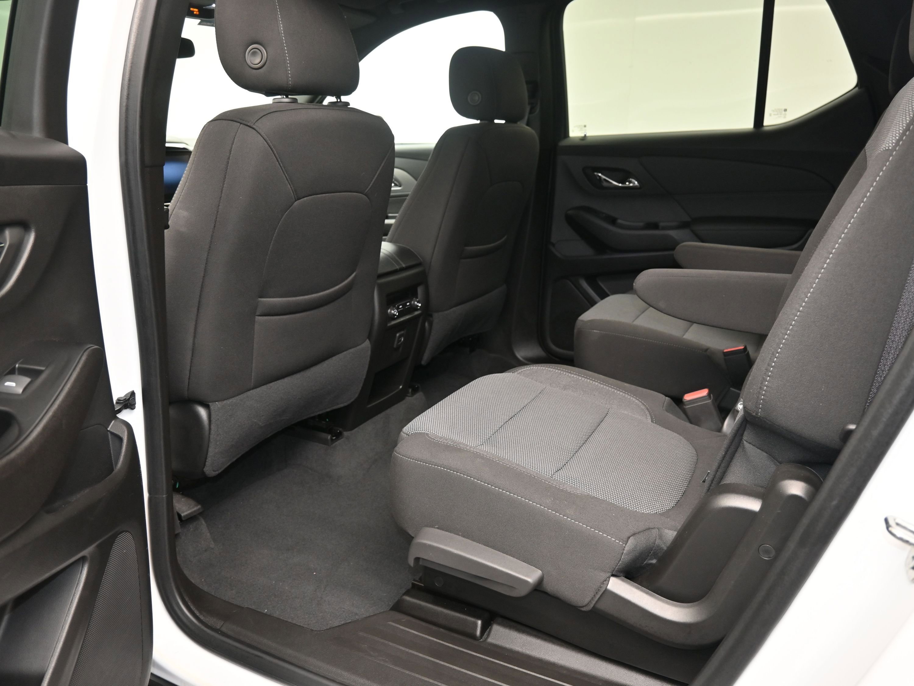 Used 2023 Chevrolet Traverse LT image 20