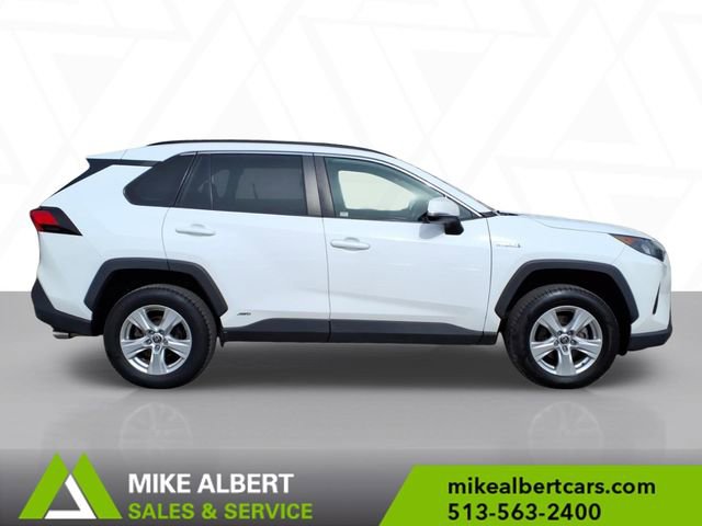 Used 2021 Toyota RAV4 LE image 8