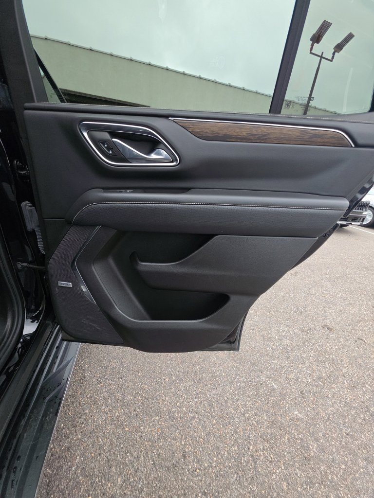 Used 2024 Chevrolet Tahoe Premier AWD/4WD image 22