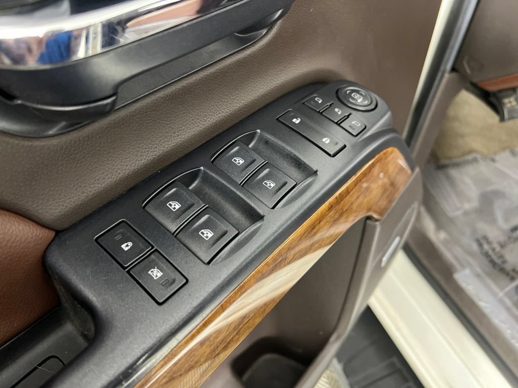 Used 2015 Chevrolet Silverado 1500 High Country w/ High Country Premium Package AWD/4WD image 17