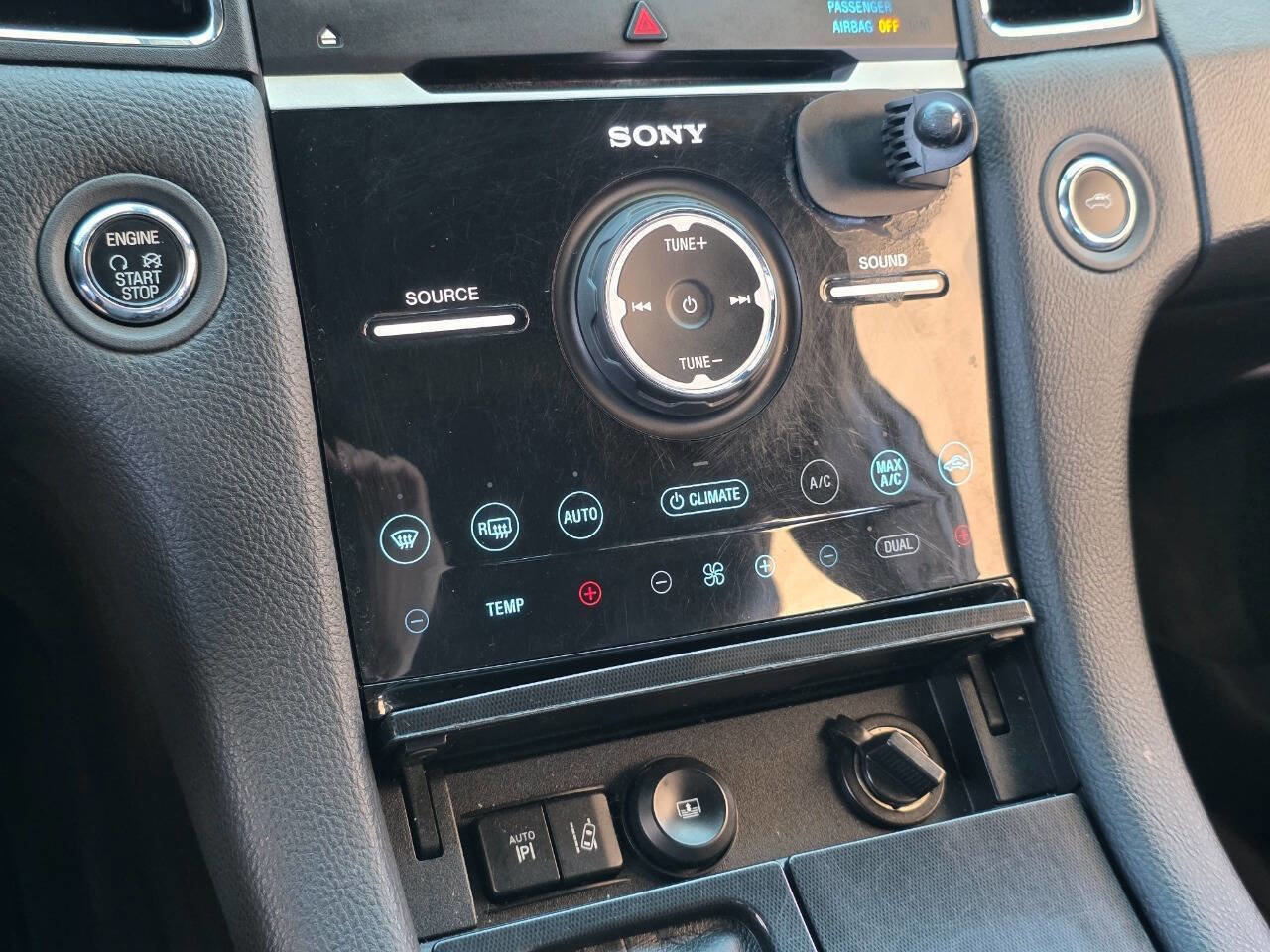 Used 2016 Ford Taurus Limited w/ Driver Assist Package AWD/4WD image 16