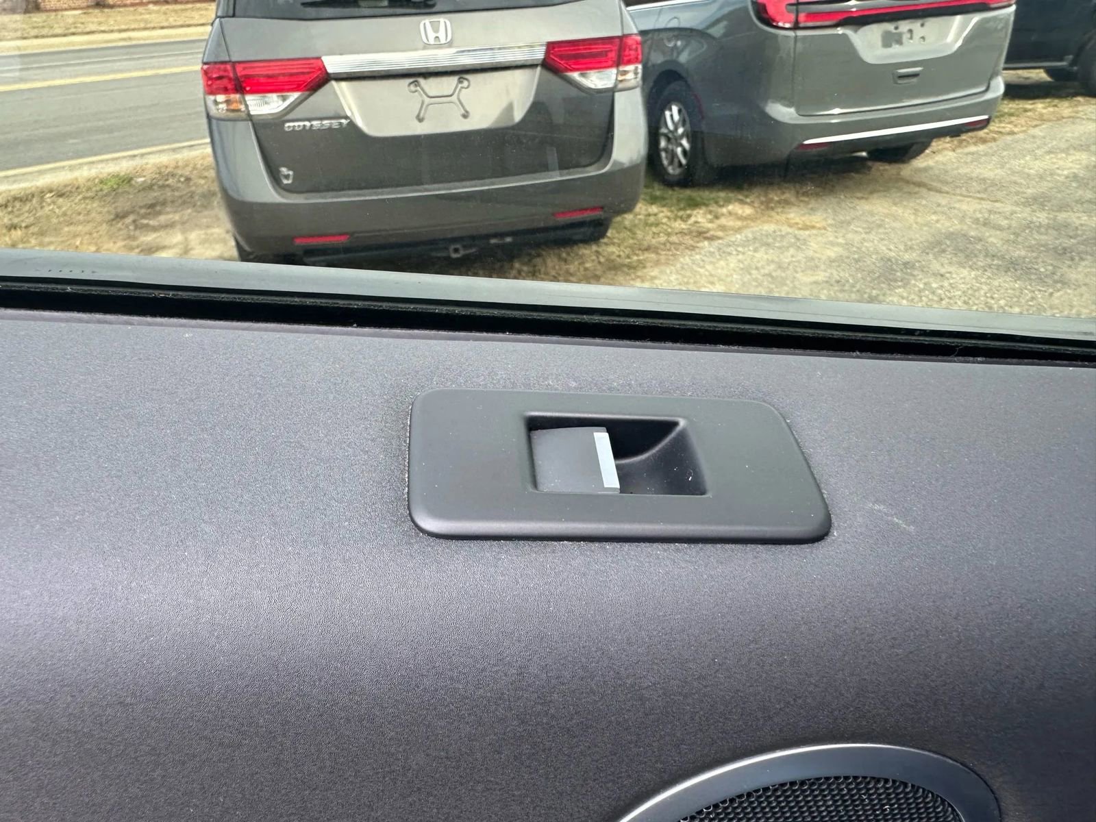 Used 2018 Land Rover Discovery HSE image 50