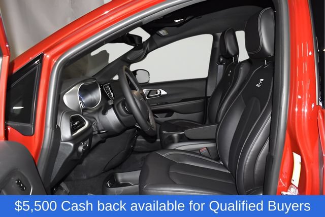 New 2026 Chrysler Pacifica Select w/ S Appearance Package FWD image 12