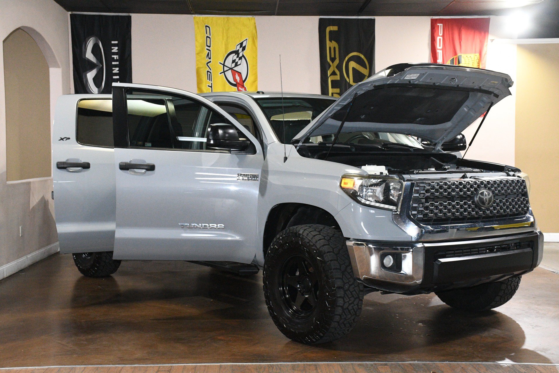 Used 2019 Toyota Tundra SR5 w/ SR5 Upgrade Package AWD/4WD image 89