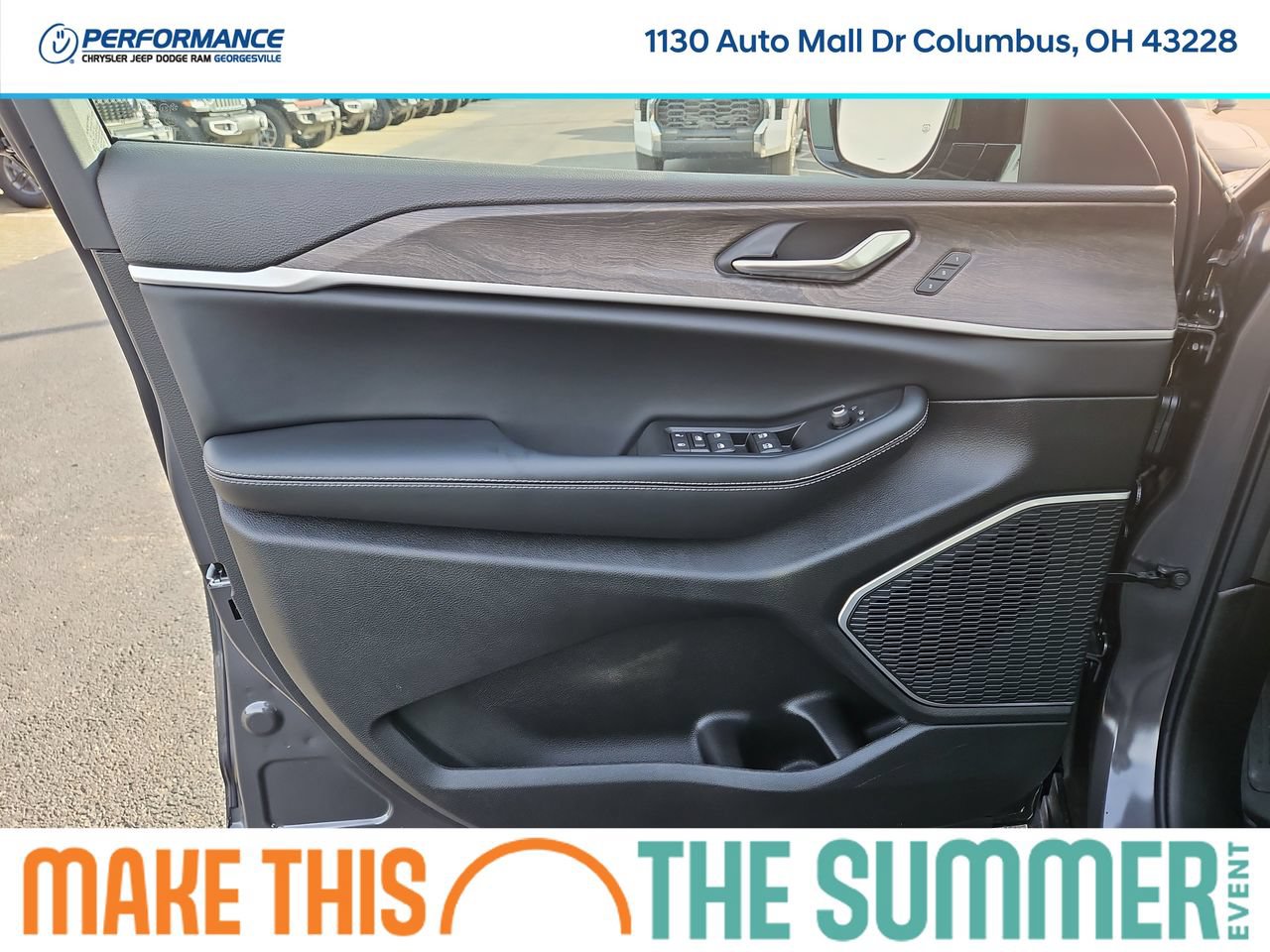 New 2026 Jeep Grand Cherokee Limited w/ Limited Altitude Package AWD/4WD image 19